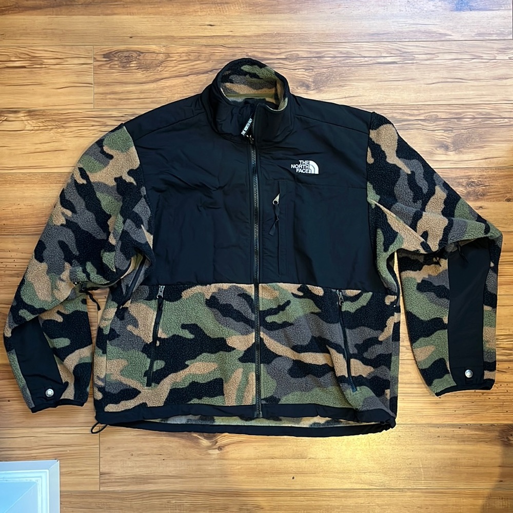 North Face women’s camo fleece full zip jacket